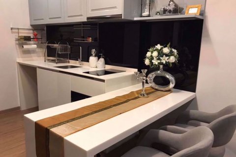 Condominio de 1 dormitorio en Bang Sue, Bangkok, Tailandia № 76650 - foto 2
