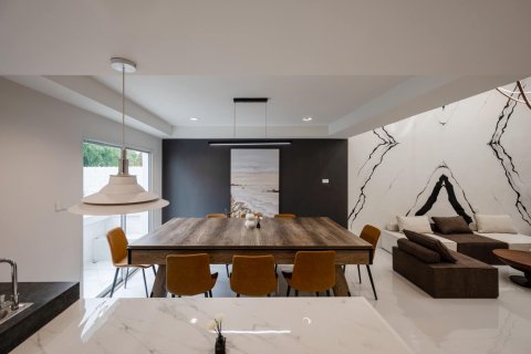 Adosado de 5 dormitorios en Bangkok, Tailandia № 100446 - foto 7