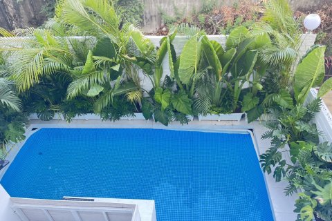 Adosado de 5 dormitorios en Bangkok, Tailandia № 100446 - foto 2
