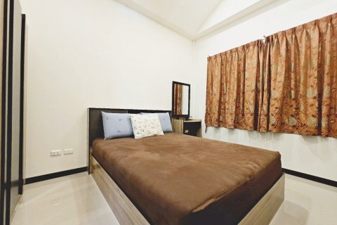 Casa de 2 dormitorios en Bang Lamung, Tailandia № 104437 - foto 28