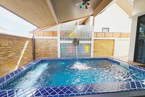 Casa de 2 dormitorios en Bang Lamung, Tailandia № 104437 - foto 9