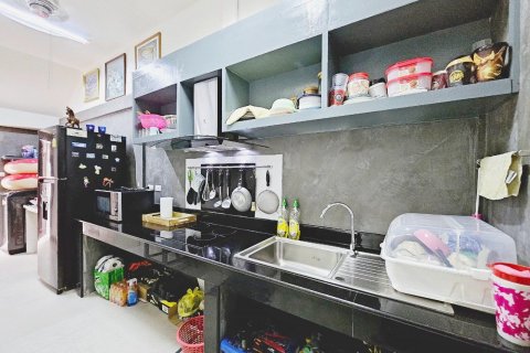 Casa de 2 dormitorios en Bang Lamung, Tailandia № 104437 - foto 29