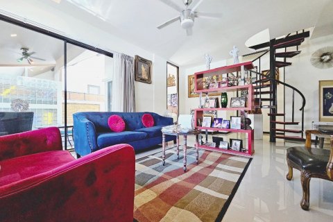 Casa de 2 dormitorios en Bang Lamung, Tailandia № 104437 - foto 16