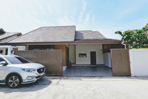 Casa de 2 dormitorios en Bang Lamung, Tailandia № 104437 - foto 2