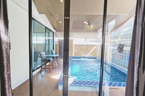 Casa de 2 dormitorios en Bang Lamung, Tailandia № 104437 - foto 10