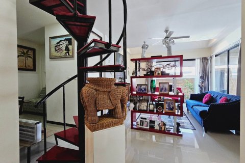 Casa de 2 dormitorios en Bang Lamung, Tailandia № 104437 - foto 12