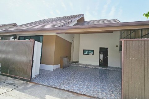 Casa de 2 dormitorios en Bang Lamung, Tailandia № 104437 - foto 3