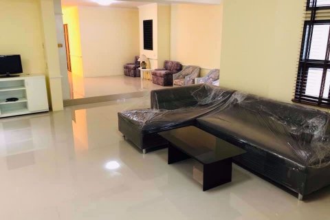 Casa de 4 dormitorios en Watthana, Bangkok, Tailandia № 76614 - foto 2