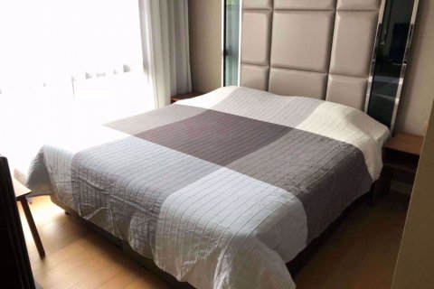 Condominio de 1 dormitorio en Khlong Toei, Bangkok, Tailandia № 76616 - foto 5