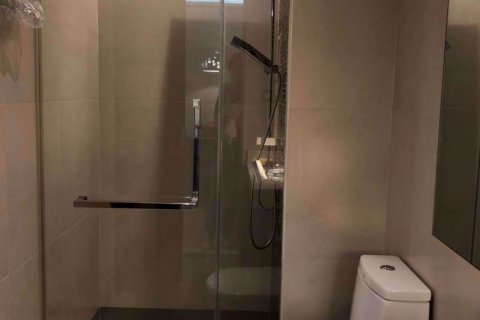 Condominio de 1 dormitorio en Khlong Toei, Bangkok, Tailandia № 76616 - foto 8
