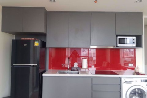 Condominio de 2 dormitorios en Bang Rak, Bangkok, Tailandia № 76615 - foto 13