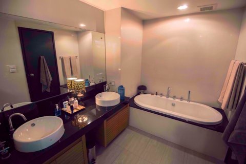 Condominio de 3 dormitorios en Yan Nawa, Bangkok, Tailandia № 76611 - foto 9