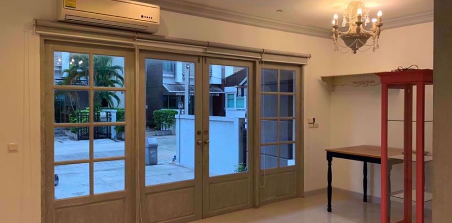 Casa de 2 dormitorios en Wang Thonglang, Bangkok, Tailandia № 76610