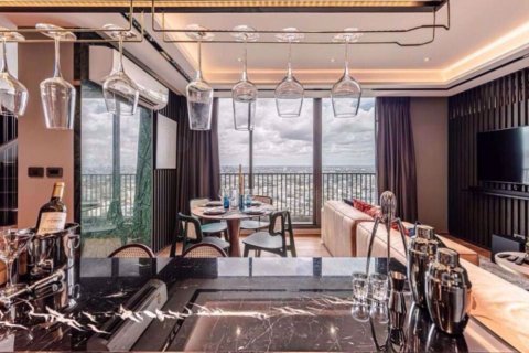 Condominio de 3 dormitorios en Watthana, Bangkok, Tailandia № 76613 - foto 2
