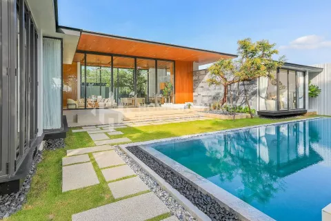 Casa de 4 dormitorios en Phuket, Tailandia № 131981