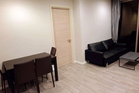 Condominio de 2 dormitorios en Sathon, Bangkok, Tailandia № 76430 - foto 5