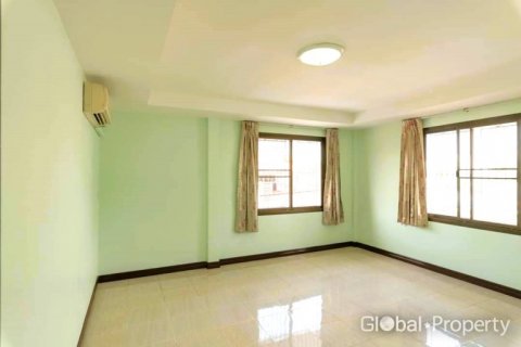 Haus in Pattaya, Thailand 8 Schlafzimmer № 81921 - Foto 7