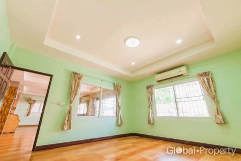 Haus in Pattaya, Thailand 8 Schlafzimmer № 81921 - Foto 8