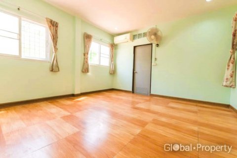 Haus in Pattaya, Thailand 8 Schlafzimmer № 81921 - Foto 9