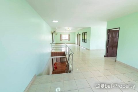 Haus in Pattaya, Thailand 8 Schlafzimmer № 81921 - Foto 10