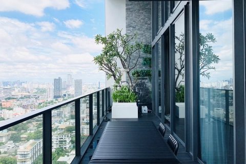 Condominio de 3 dormitorios en Watthana, Bangkok, Tailandia № 123900 - foto 15