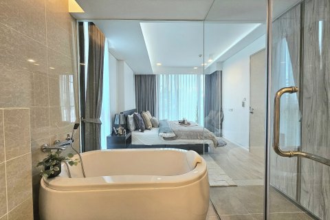 Condo in Bangkok, Thailand, 2 bedrooms № 125597 - photo 6