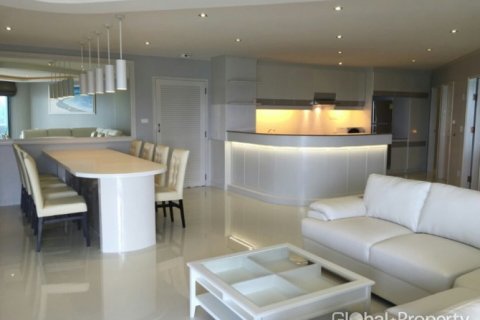 Condominio de 3 dormitorios en Pattaya, Tailandia № 100817 - foto 4