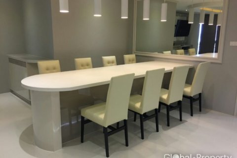 Condominio de 3 dormitorios en Pattaya, Tailandia № 100817 - foto 5