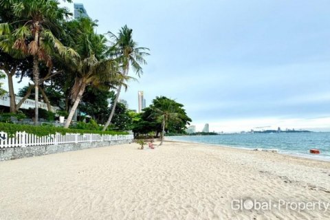 Condominio de 3 dormitorios en Pattaya, Tailandia № 100817 - foto 2
