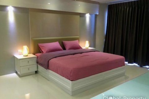 Condominio de 3 dormitorios en Pattaya, Tailandia № 100817 - foto 7