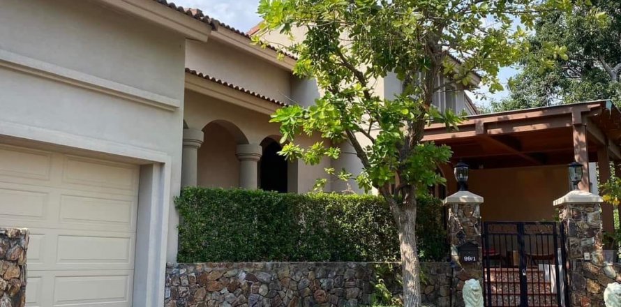 Casa de 3 dormitorios en Pattaya, Tailandia № 119068