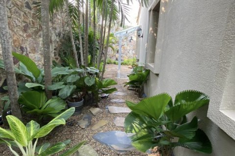 Casa de 3 dormitorios en Pattaya, Tailandia № 119068 - foto 10