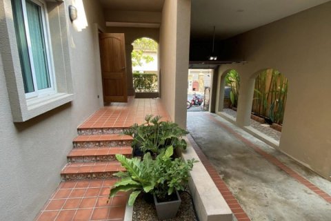 Casa de 3 dormitorios en Pattaya, Tailandia № 119068 - foto 6