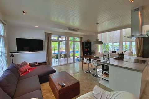 Casa de 4 dormitorios en Hua Hin, Tailandia № 125440 - foto 12