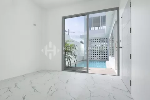 Casa de 3 dormitorios en Nai Harn Beach, Tailandia № 131617 - foto 5