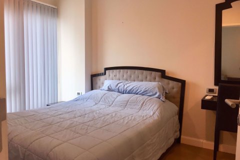 Condominio de 1 dormitorio en Khlong Toei, Bangkok, Tailandia № 76251 - foto 6