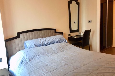Condominio de 1 dormitorio en Khlong Toei, Bangkok, Tailandia № 76251 - foto 5
