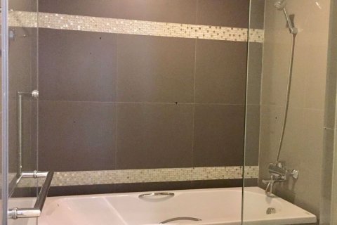 Condominio de 1 dormitorio en Khlong Toei, Bangkok, Tailandia № 76247 - foto 11