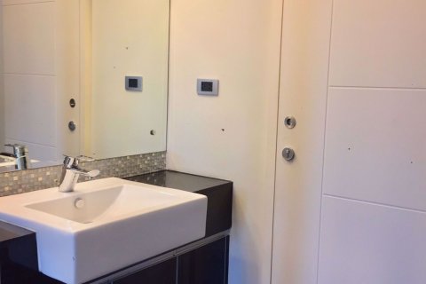 Condominio de 1 dormitorio en Khlong Toei, Bangkok, Tailandia № 76249 - foto 8