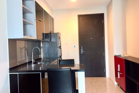 Condominio de 1 dormitorio en Khlong Toei, Bangkok, Tailandia № 76249 - foto 4