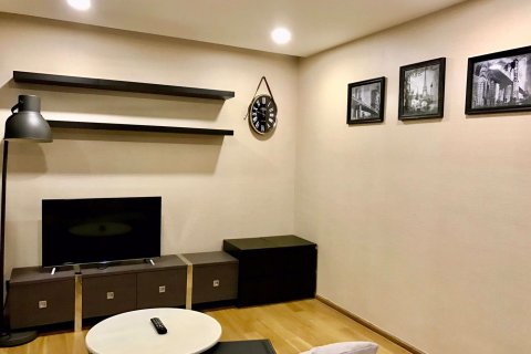 Condominio de 1 dormitorio en Pathum Wan, Bangkok, Tailandia № 76253 - foto 2