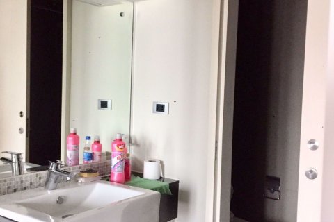 Condominio de 1 dormitorio en Khlong Toei, Bangkok, Tailandia № 76248 - foto 7