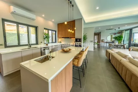Casa de 4 dormitorios en Phuket, Tailandia № 131147 - foto 8