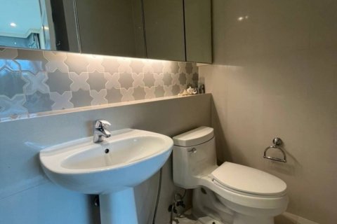 Condominio de 1 dormitorio en Khlong Toei, Bangkok, Tailandia № 132650 - foto 10