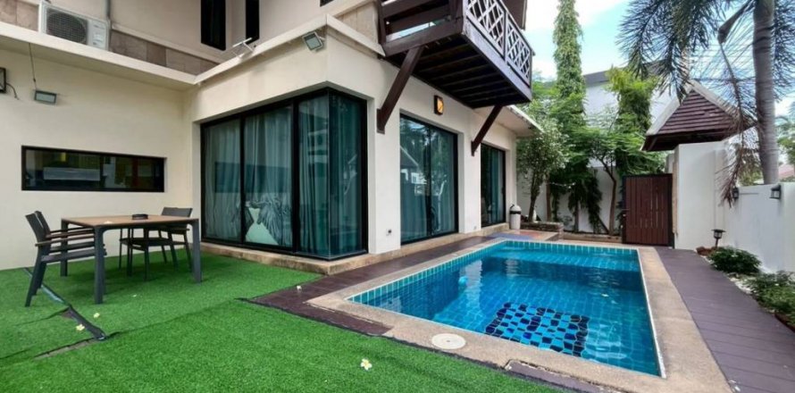 Casa de 3 dormitorios en Pattaya, Tailandia № 132648
