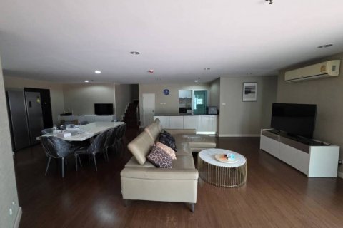 Condominio de 5 dormitorios en Bangkok, Tailandia № 132414 - foto 2