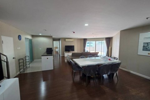 Condominio de 5 dormitorios en Bangkok, Tailandia № 132414 - foto 6