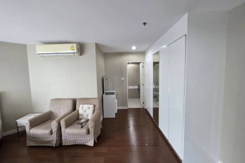 Condominio de 5 dormitorios en Bangkok, Tailandia № 132414 - foto 3