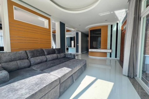 Haus in Bangkok, Thailand 5 Schlafzimmer № 119817 - Foto 5