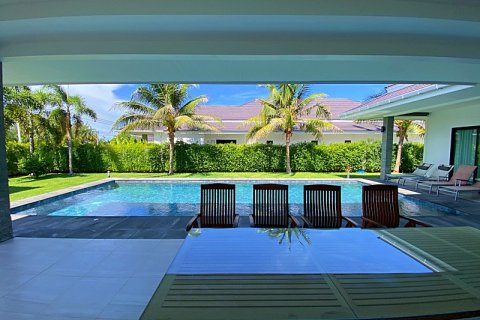 Casa de 3 dormitorios en Hua Hin, Tailandia № 125375 - foto 14